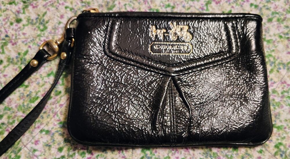 EUC Coach Madison Black Leather Zipper Closure Wristlet, Coin Wallet